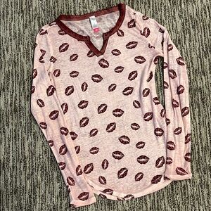 Lip/kiss long sleeve semi sheer tee